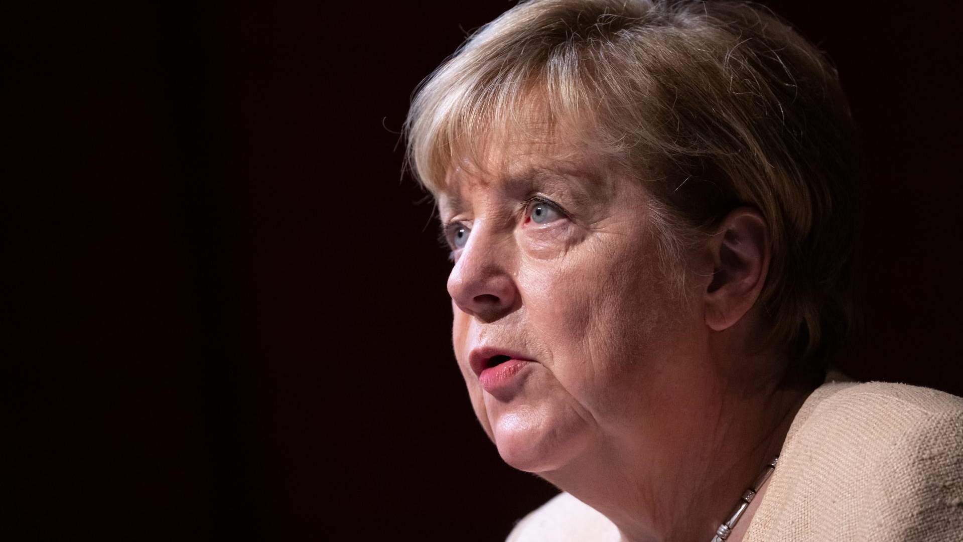 Angela Merkel admitiu erros em sua política em relação à Rússia