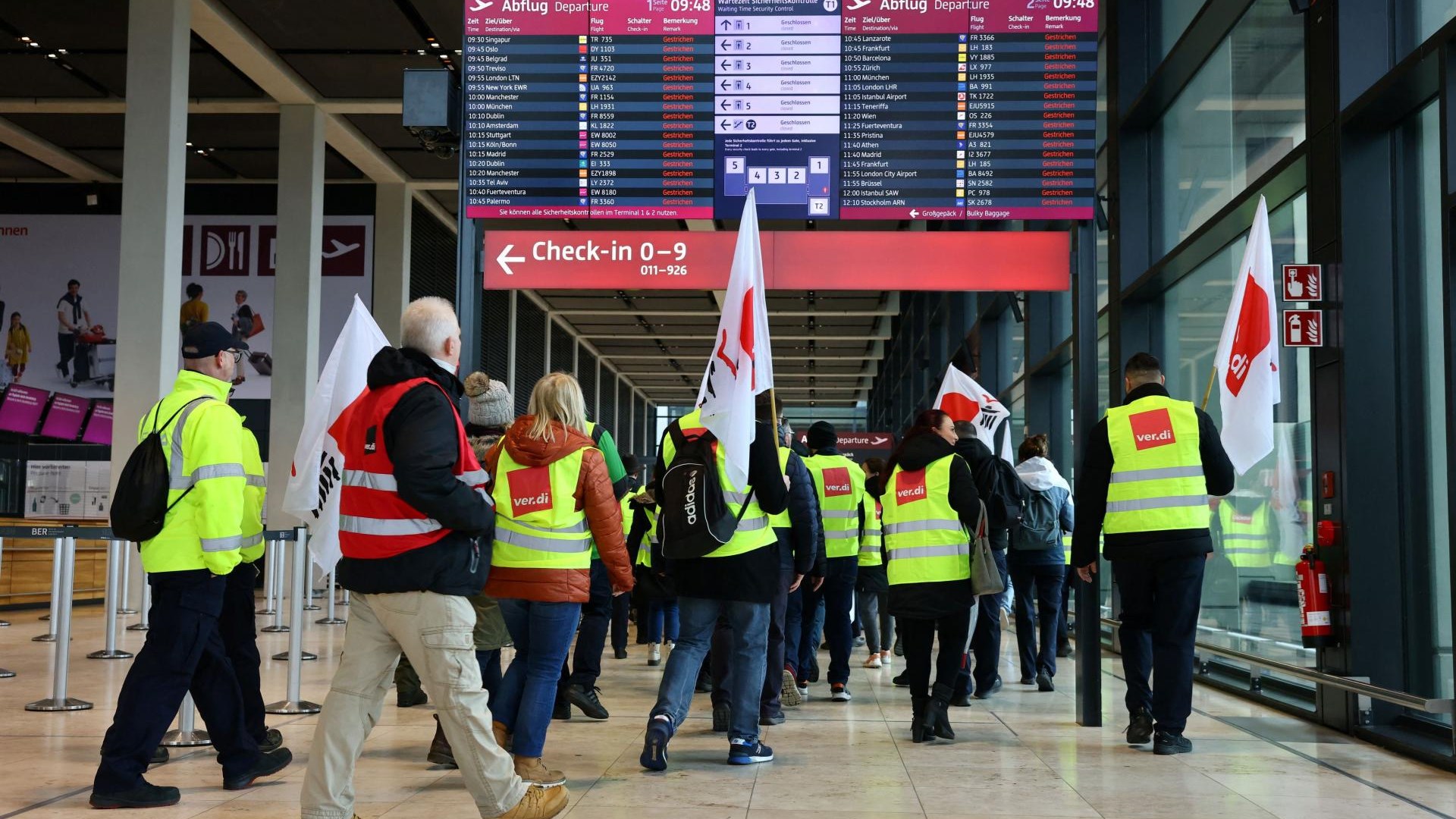 Viele Flugausfälle wegen Streiks an einigen deutschen Flughäfen
