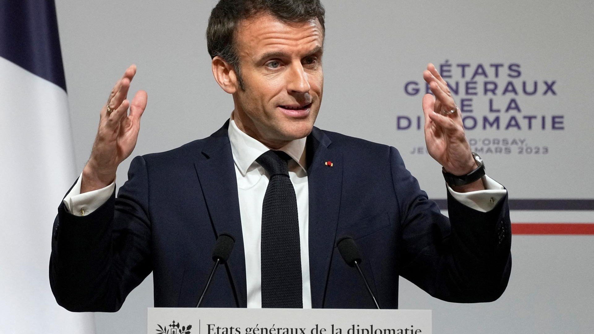 Le gouvernement français fait voter la réforme des retraites par le parlement