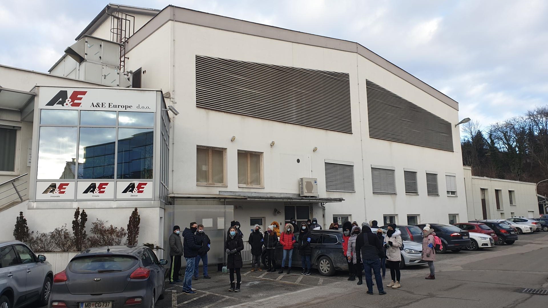 Die Beschäftigten von A&E Europe versuchen, die Schließung des Unternehmens mit einem Streik zu stoppen