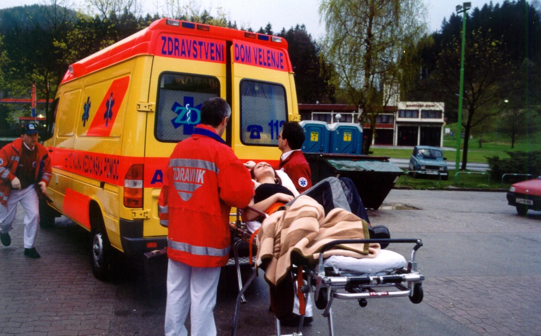 Občan iz Velenja umrl med vožnjo do urgence, ker ni bilo reševalnega vozila
