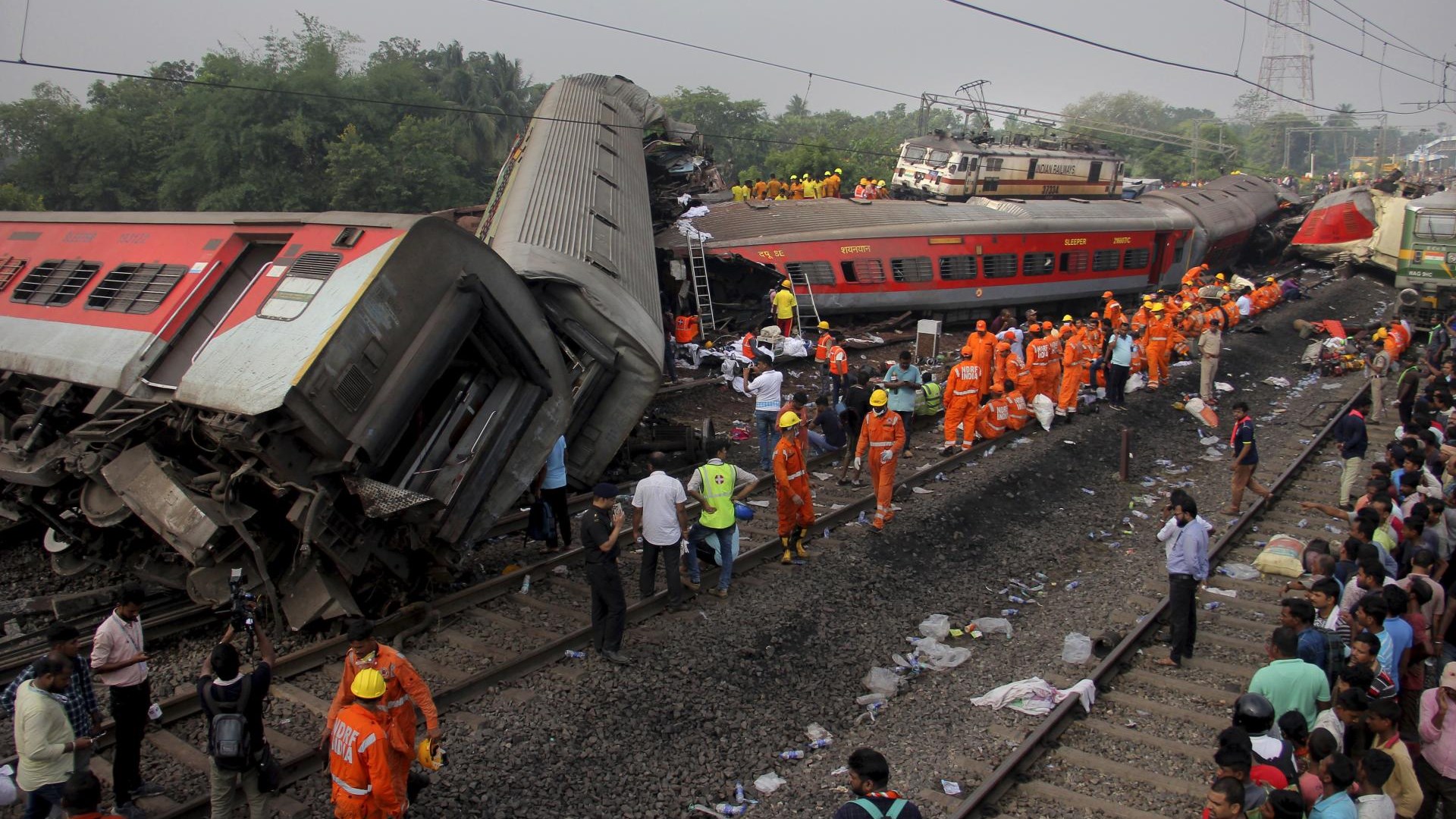 #foto Au moins 261 personnes sont mortes dans un grave accident de train en Inde