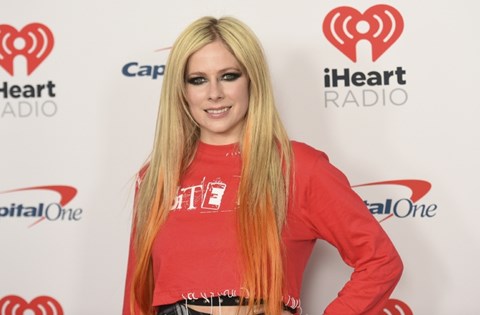 Avril Lavigne februarja s sedmim albumom