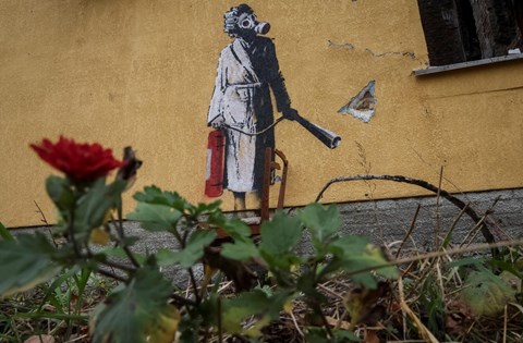 Banksyjeva umetnina odstranjena s hišnega zidu v Ukrajini