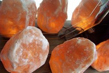Svetilke iz himalajske kristalne soli čistijo zrak 
