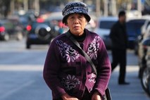 Na Kitajskem bi lahko kmalu uvedli zakon, po katerem bi bili državljani prisiljeni obiskovati svoje ostarele starše