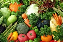 Raziskava: Ljudje, ki uživajo veliko sadja in zelenjave, veljajo za bolj privlačne