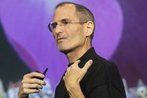 Steve Jobs tudi letos od Appla prejel simbolično plačo v višini enega dolarja, delnice pa mu prinašajo milijone