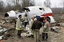 Ruski preiskovalci o nesreči Kaczynskega: Poljski vrh je pilota silil k pristanku