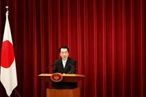 Japonski premier Naoto Kan je danes preoblikoval vlado