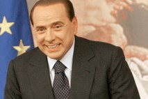 Napolitano in Cerkev od Berlusconija glede afere z mladoletnico zahtevata "jasnost"