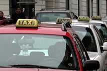 Delo na črno in oderuške cene: Vožnja taksija v Ljubljani je neurejena