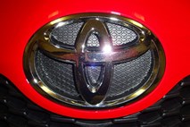 Toyota je s prodajo 8,42 milijona avtomobilov zaključila leto 2010 kot največji svetovni proizvajalec avtomobilov