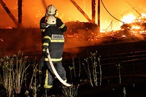 Kriminalisti sumijo, da je bil požar v Medlogu pri Celju podtaknjen