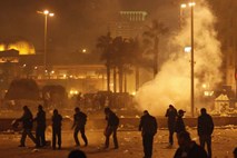 V Egiptu kljub vladni prepovedi ljudje znova protestirajo na ulicah
