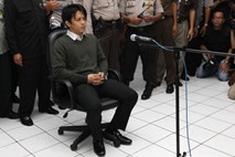Indonezijski pop zvezdnik Ariel bo moral v zapor zaradi pornografskih posnetkov, ki so zajeli svetovni splet