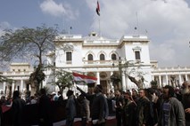 Egiptovski zunanji minister zagrozil z nasiljem: Če bo kaos, bo posredovala vojska