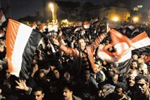 Mubarak odstopil in odšel v Šarm el Šejk, Egiptu zdaj vlada vojaški vrh