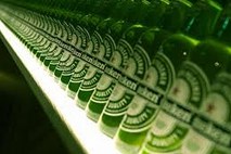 Pivci piva v toplih krajih povečali Heinekenov dobiček