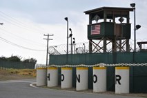 Ameriški obrambni minister meni, da Guantanama ne bo mogoče zapreti