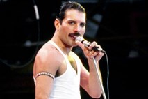Freddie Mercury kot topel in sramežljiv človek, ki se je dolgo boril z osamljenostjo