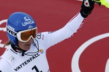 Avstrijka Marlies Schild osvojila zlato v slalomu, Tina Maze peta