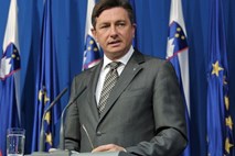 SDS: Do opravičila je upravičena (zgolj) slovenska javnost in ne Pahor, o Türku niti besede