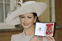 Catherine Zeta-Jones prejela red Britanskega imperija
