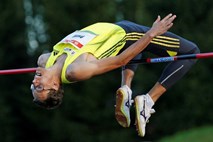 Atletsko EP: Tomičeva končala v polfinalu teka na 60m, tudi Prezelj brez finala v skoku v višino