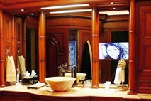 Televizijo lahko spremljate tudi v kopalniškem ogledalu