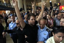 Izrael je deportiral 23 pro-palestinskih aktivistov, 58 jih ostaja v priporu