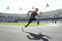 Oscar Pistorius postal prvi paraolimpijec, ki bo nastopil na SP v atletiki