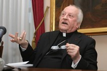 Kardinal Franc Rode je zavrnil obtožbe, da je sprožil spor med Hrvaško in Vatikanom
