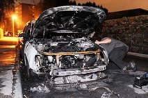 Tudi Berlin v plamenih: V treh nočeh so vandali zažgali 35 avtomobilov