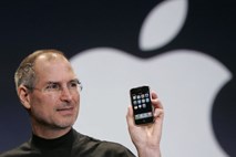 Steve Jobs odstopil z mesta izvršnega direktorja Appla