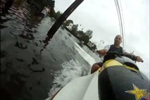 Video dneva: Z vodnimi sanmi po poplavljenih ulicah New Yorka