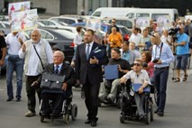 Sredin protest invalidov po mnenju poslancev SD, Zares, LDS in SNS podrejen ohranjanju