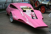 Roza maček: Avtomobil Pink Panterja ponovno na dražbi