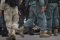 Talibani in Nato obstreljevanje z bojišča prestavili na Twitter