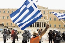 Bankrot in izstop Grčije kot rešitev