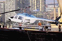 Helikopter strmoglavil v reko
