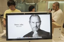 Novica o smrti Steva Jobsa je podirala spletne rekorde
