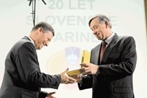 Zlati red za zasluge slovenski carini ob njeni dvajsetletnici