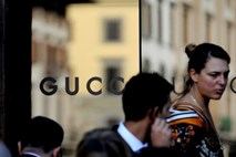 Gucci zaradi domnevnih zlorab zaposlenih na Kitajskem sprejel več ukrepov