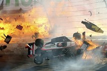 V grozljivem trku na dirki serije Indy je umrl večkratni zmagovalec Dan Wheldon
