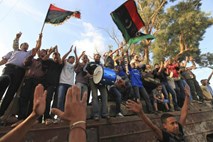 Libija: Prehodne oblasti razglasile osvoboditev države, Saif al Islam obljublja nadaljevanje upora