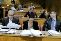 Foto: Državni svetniki z veti na vseh pet zakonskih besedil, poslanci na izredno sejo