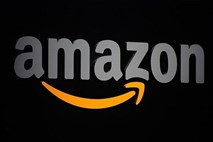 Spletna prodaja Amazon.com komajda z dobičkom