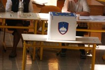 Večina političnih strank in list že vložila kandidatne liste za predčasne volitve