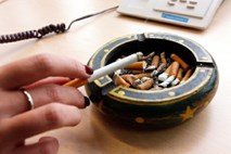 Ameriška študija: Dve tretjini kadilcev želita opustiti kajenje, le šestim odstotkom dejansko uspe
